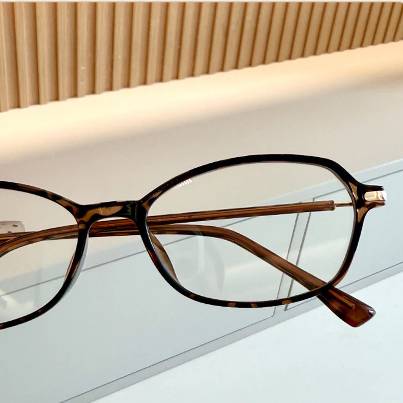Lightweight TR Eyeglasses Anti-Blue Light VK2375 - Image 2