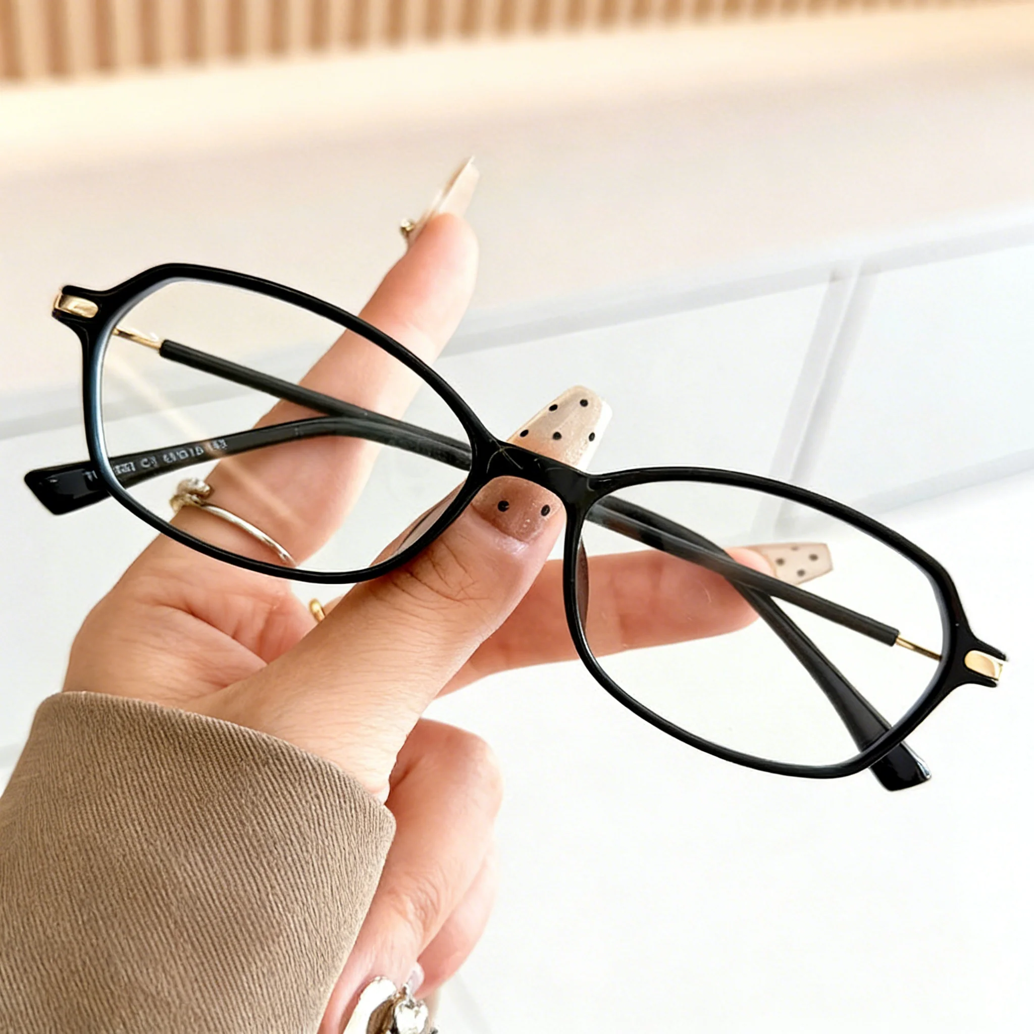 Lightweight TR Eyeglasses Anti-Blue Light VK2375 - Image 9